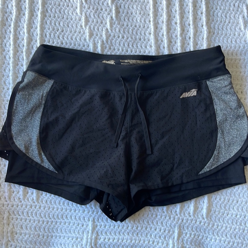 NWOT athletic shorts size medium